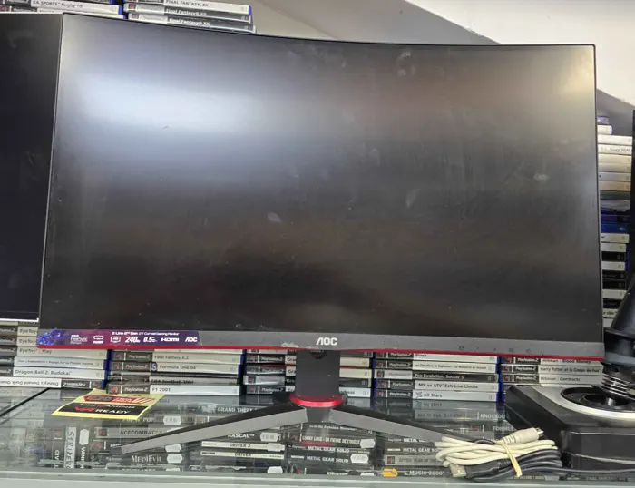 Écran gaming AOC incurvé 240 Hz en boutique