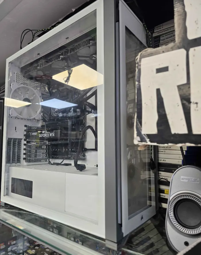 Intérieur d'un PC gamer monté à l'atelier Cash Play