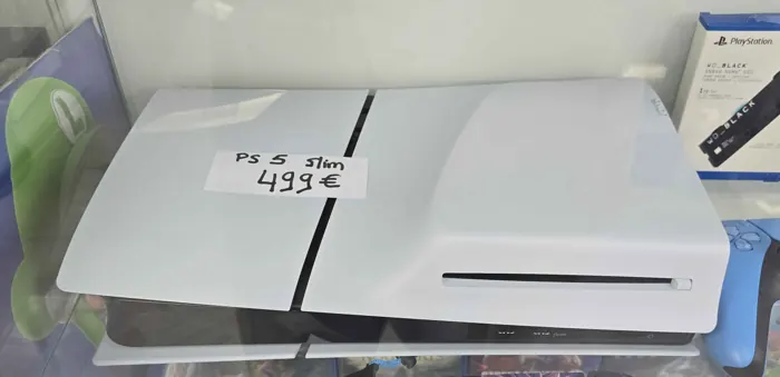PS5 Slim testée en boutique chez Cash Play